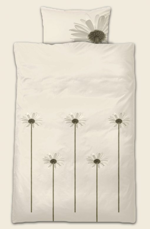 DP (Duvet & pillow) cover example. Majestic_ bold_daisies print design in pristine color-shades.